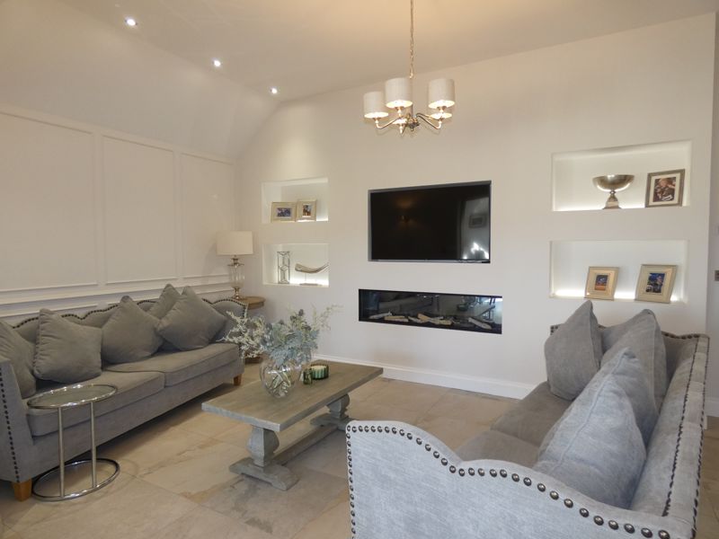 Lounge- click for photo gallery